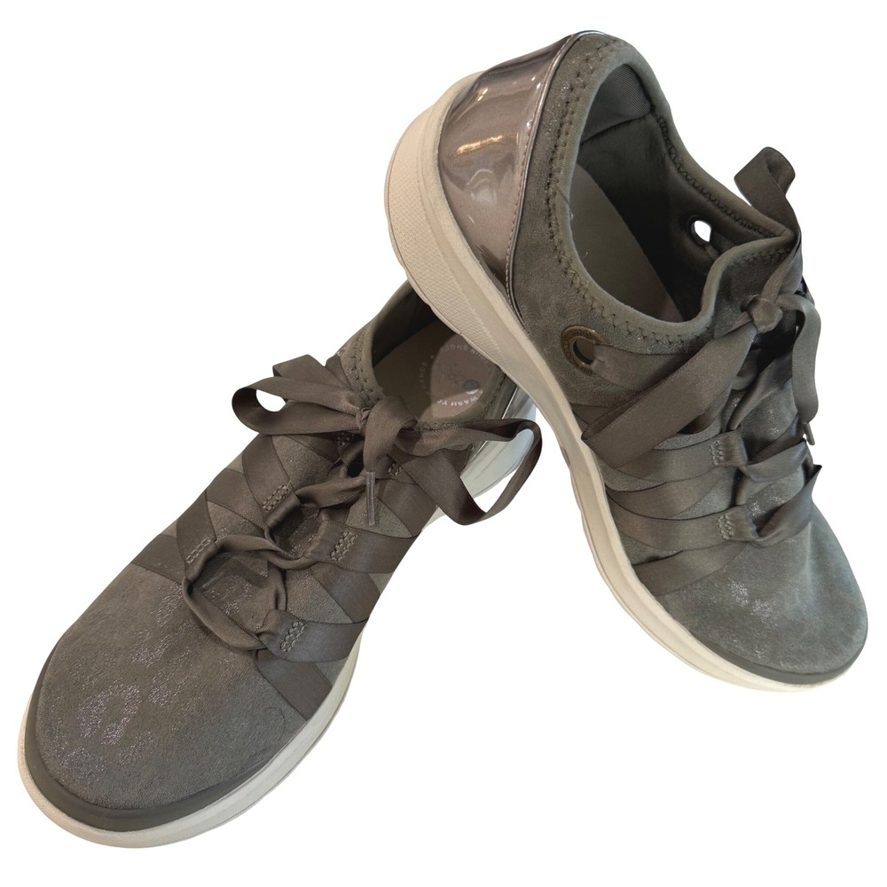 Bzees‎ Glisten Olive Green Leopard Shimmer Ribbon Lace Up Slip On Sneakers 9.5M